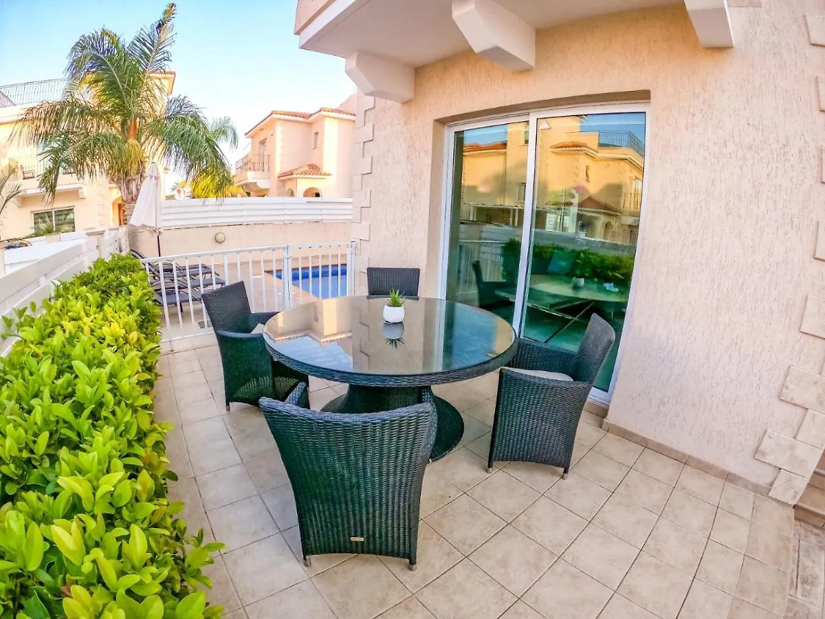 Villa Alba, Luxury 4 Bdrm Villa With Heated Pool Protaras