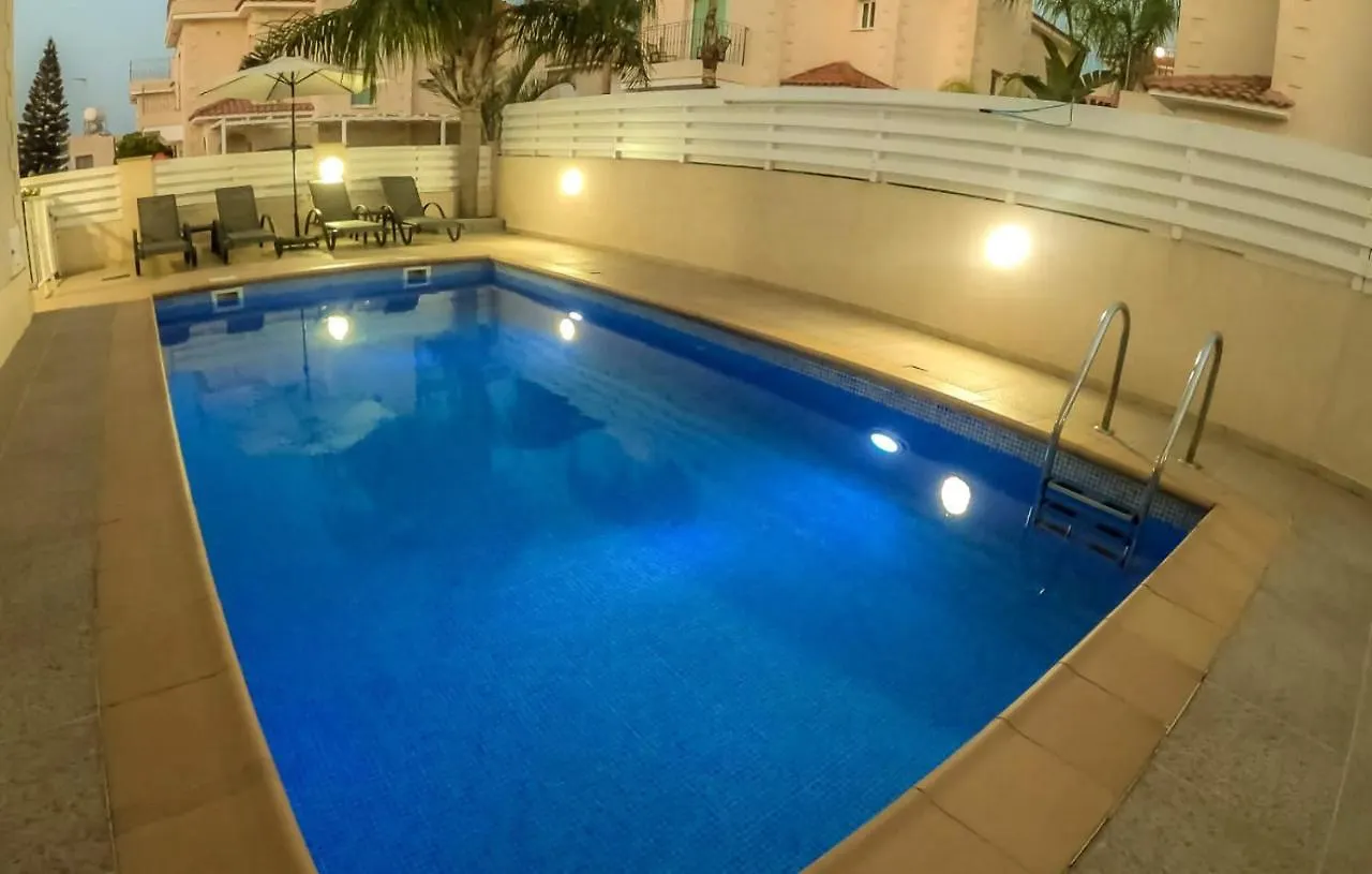 Villa Alba, Luxury 4 Bdrm Villa With Heated Pool Protaras