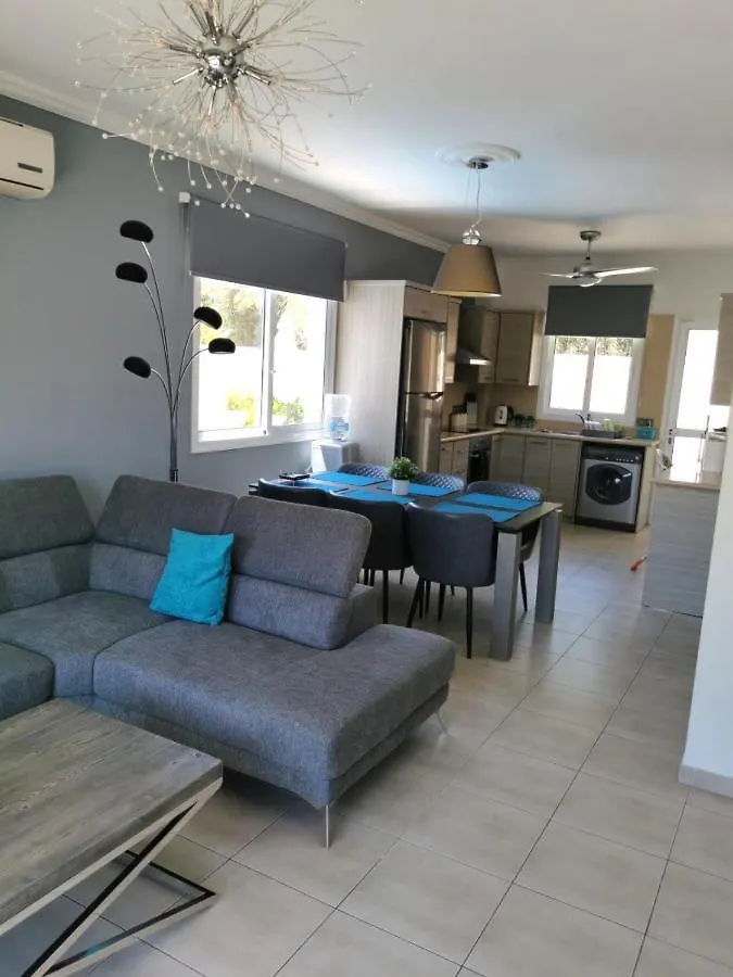Villa Alba, Luxury 4 Bdrm Villa With Heated Pool Protaras